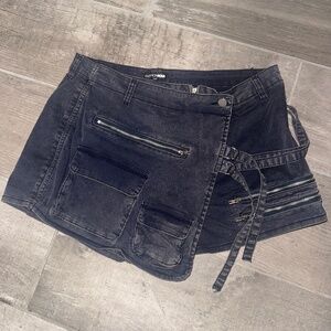 Fashion nova black cargo skort